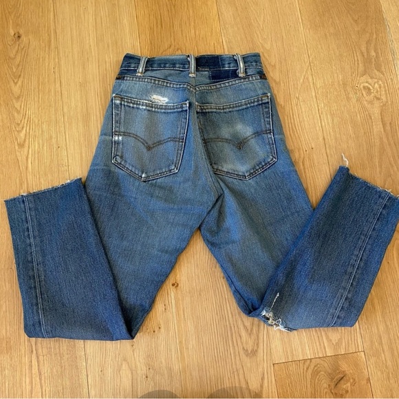 Levi’s Distressed High Waist Raw Hem Jeans Size 24 - Picture 2 of 4